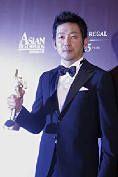 河正宇