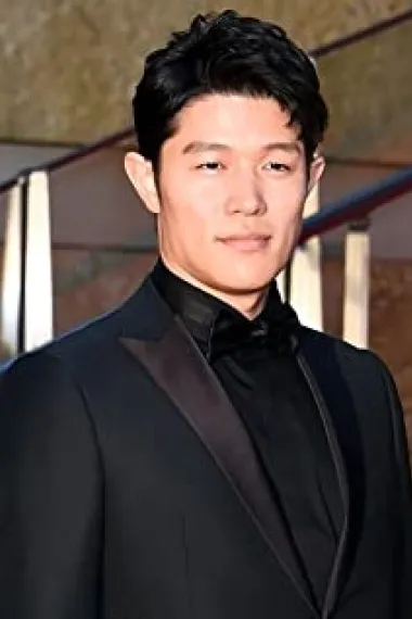 铃木亮平